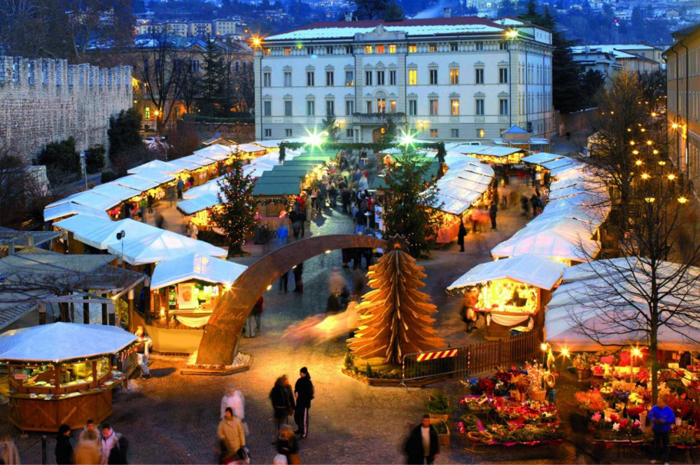 Foto Di Mercatini Di Natale.Mercatini Di Natale E Presepi In Trentino Hote Val Di Sole